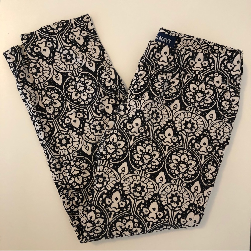 Old navy patterned pants